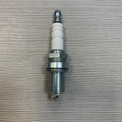 Свеча на двигатель трактора Craftsman Свеча на двигатель трактора Craftsman